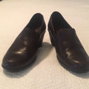 Dansko dress shoes